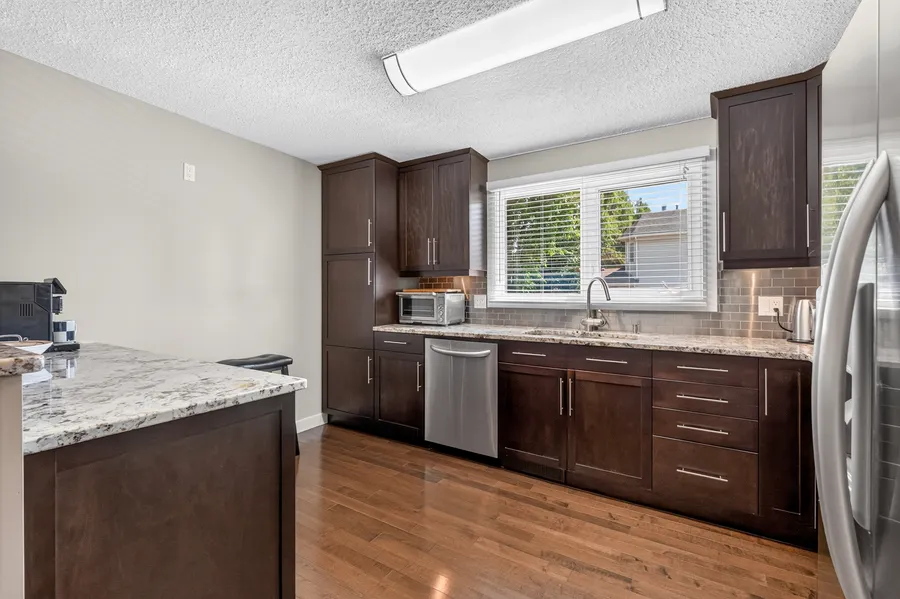 Kitchen storage wall