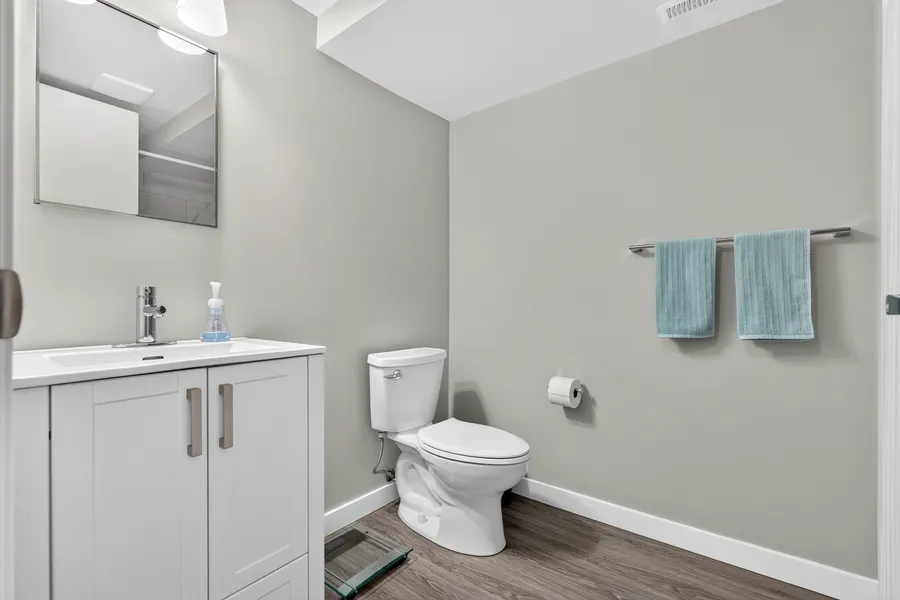 Suite bathroom