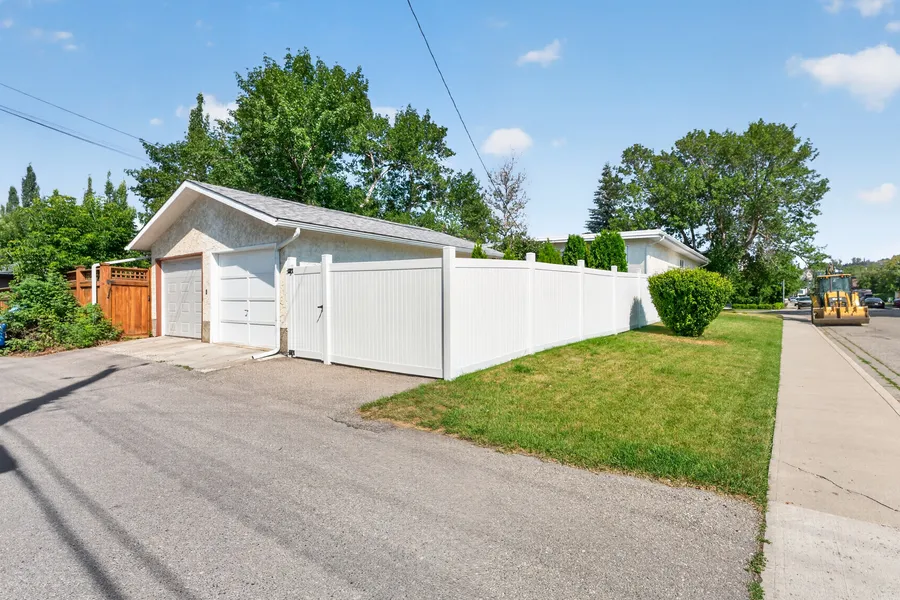 Oversize single garage